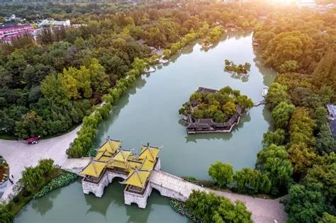 O Jardim Slender West Lake: Uma Sinfonia de Beleza Natural e História Cultural!