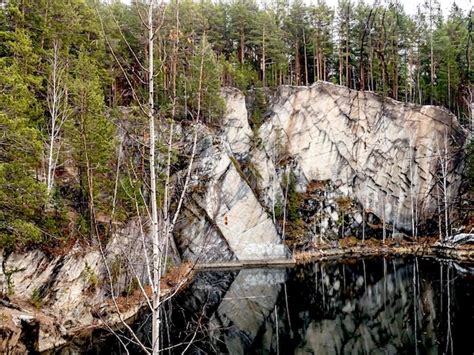  O Jardim de Pedra! Um Oasis Mineral em Yekaterinburg