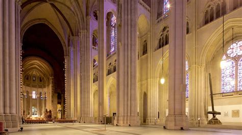 A Catedral de São João, o Divino, Uma Jóia Arquitetônica em Nova York!