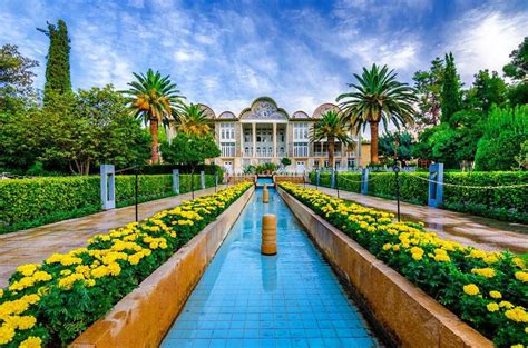 A Edifying Tapestry of History and Nature: Explore the El Goli Garden in Shiraz!