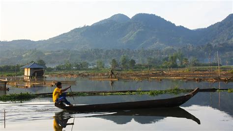 A Majestic Lagoon and Untamed Beauty: Explore the Enchanting Lake Sebu!