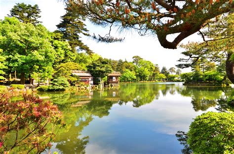 Kenrokuen Jardim: Um Paraíso de Beleza Tranquila no Coração de Kanazawa!