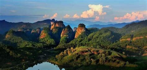 Monte Wuyishan, um paraíso verdejante para escaladores aventureiros e amantes da natureza!