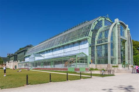  O Jardin des Plantes: Um Oásis Botânico e Zoológico no Coração de Paris!