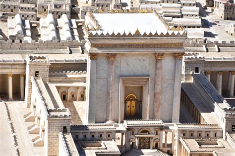 O Templo da Glória de Zhenru: Uma Joia Histórica Envolta em Mistérios e Beleza!