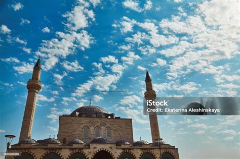  O Túmulo de Mevlana: Uma Jornada Espiritual em Konya!