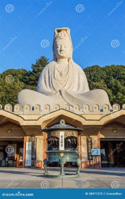  Ryozen Kannon: Uma Gigante de Pedra que Abraça o Céu e a História de Ryoan-ji