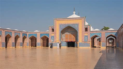 Shah Jahan Mosque em Thatta Uma Maravilha Arquitetônica Incrivelmente Detalhada!