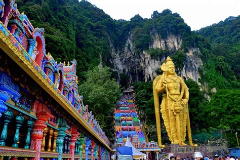 Templo Batu Caves: Uma Maravilha de Calcário e Devoção Religiosa!