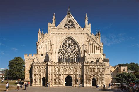  The Exeter Cathedral: Uma Maravilha Arquivoltada de História e Arte