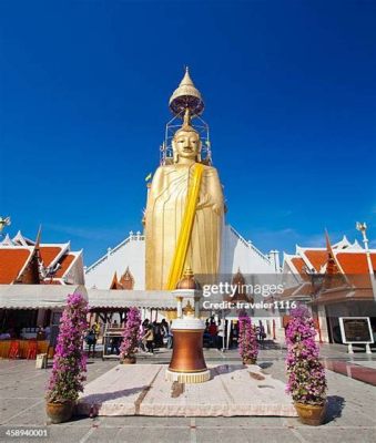 Wat Intharawiharn: Um Tesouro Escondido de Arte e Espiritualidade na Ilha da Cidade!